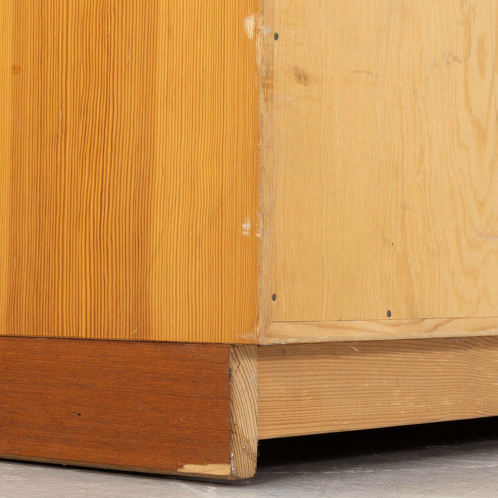 Børge Mogensen, chest of drawers from the "Öresund" series, AB Karl Andersson & Söner, circa 1960.