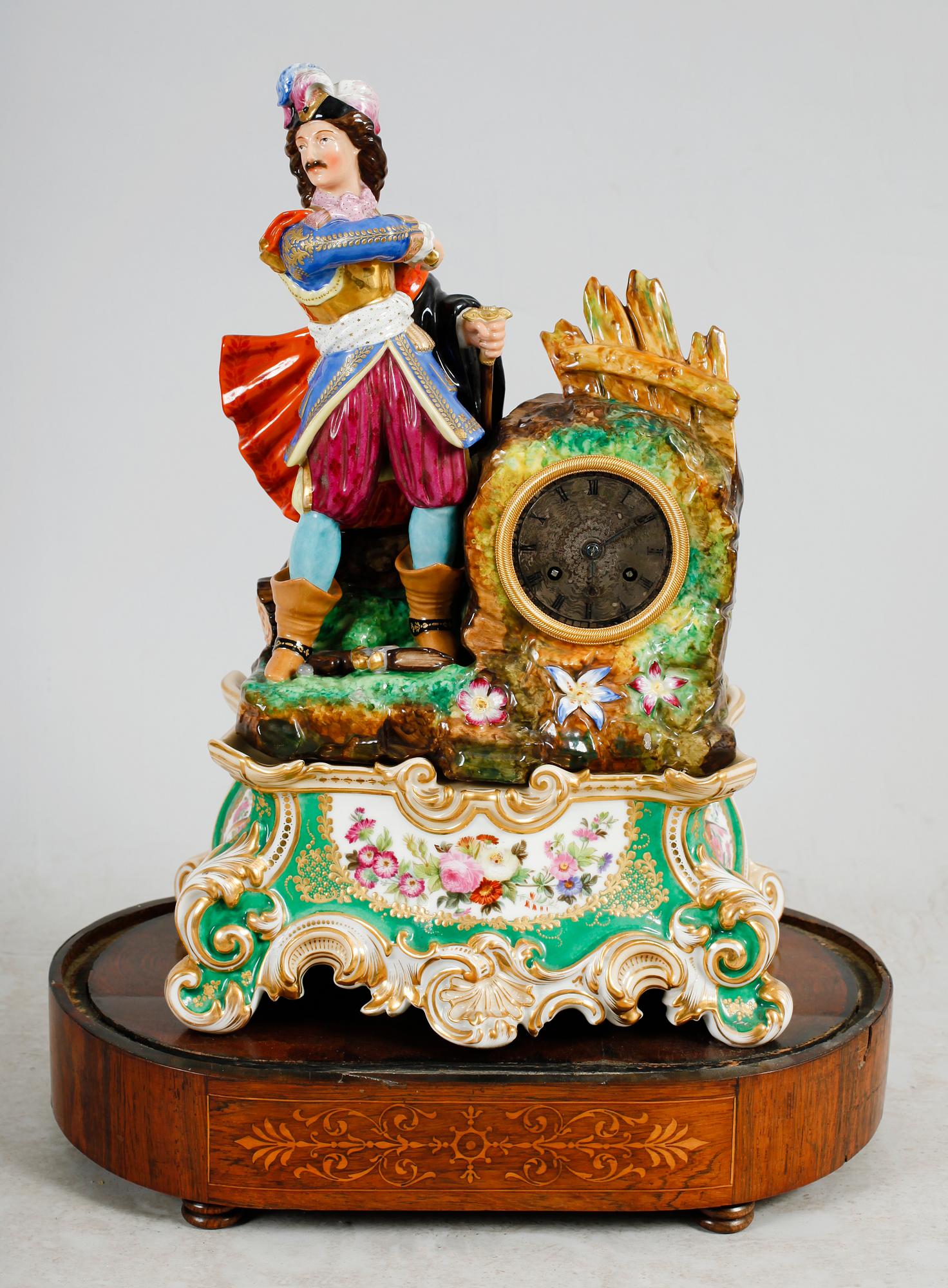 BORDSPENDYL, porslin, troligen Sevresporslin, 1800-tal.
