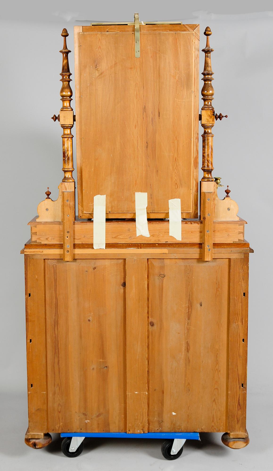 SPEGELBYRÅ, nyrenässans, sekelskiftet 1900.