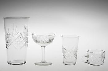 GLASSERVIS, 66 delar, "Helgamodell", 1900-talets första hälft.