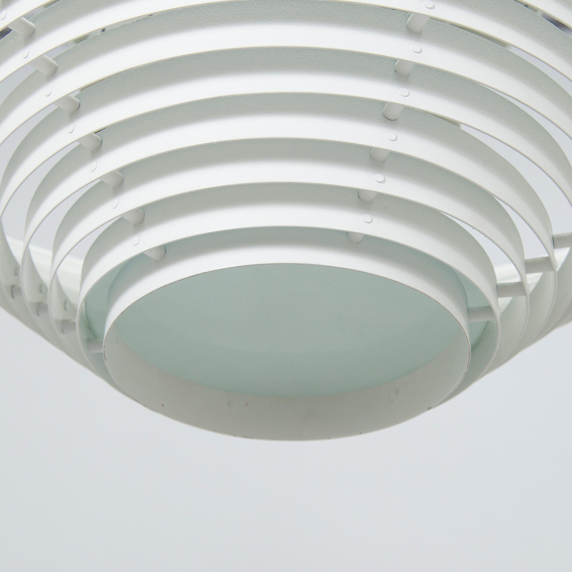 Alvar Aalto, taklampa, modell A622A, tillverkare Valaisinpaja Oy, 1900-talets slut.