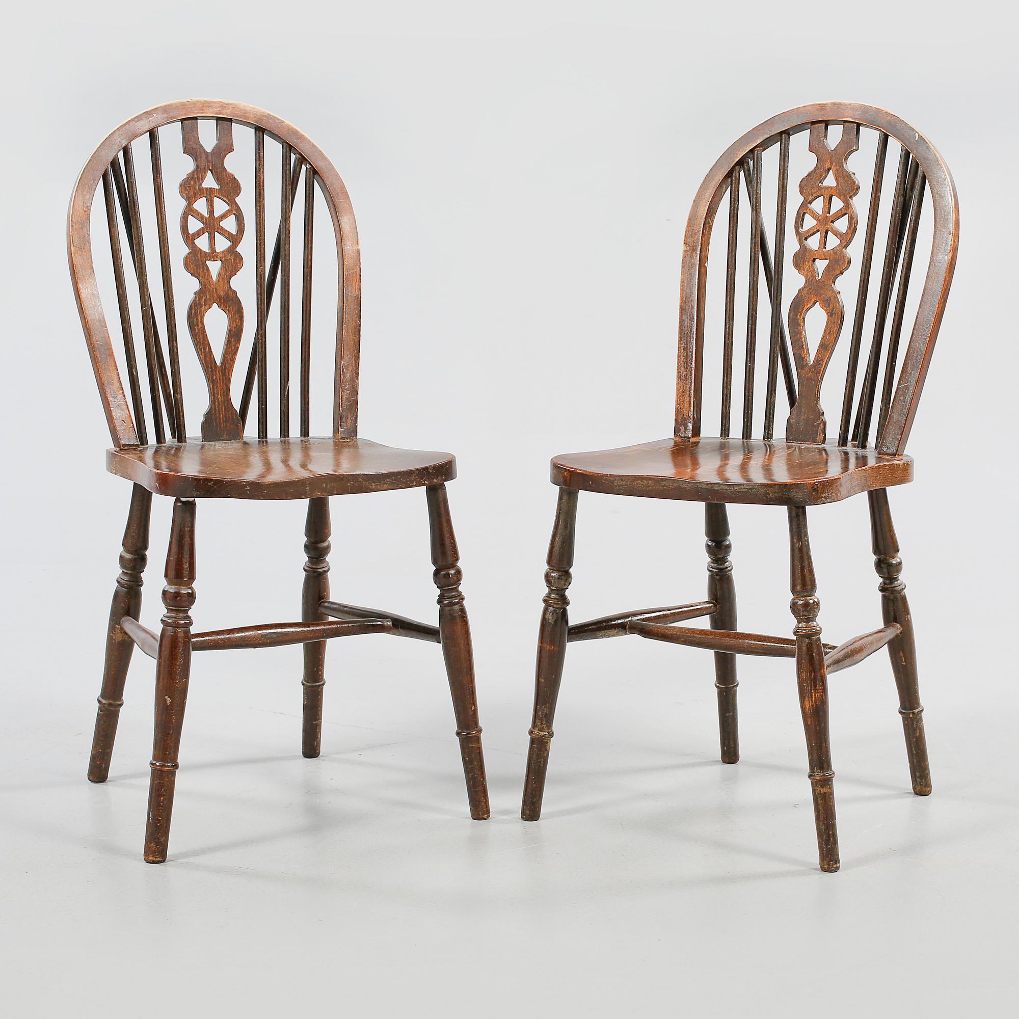 STOLAR, ett par, Windsormodell, omkring 1900-talets mitt.