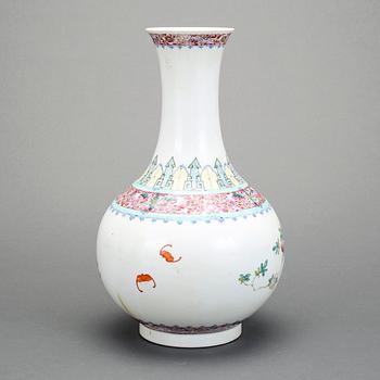 VAS, porslin, Kina, 1900-tal.