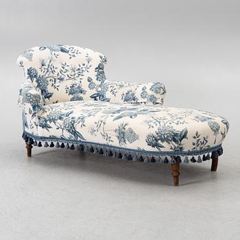 Chaise longue, from around the year 1900.