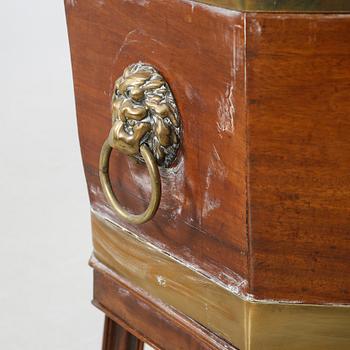 A George III wine cooler from the 19th century.