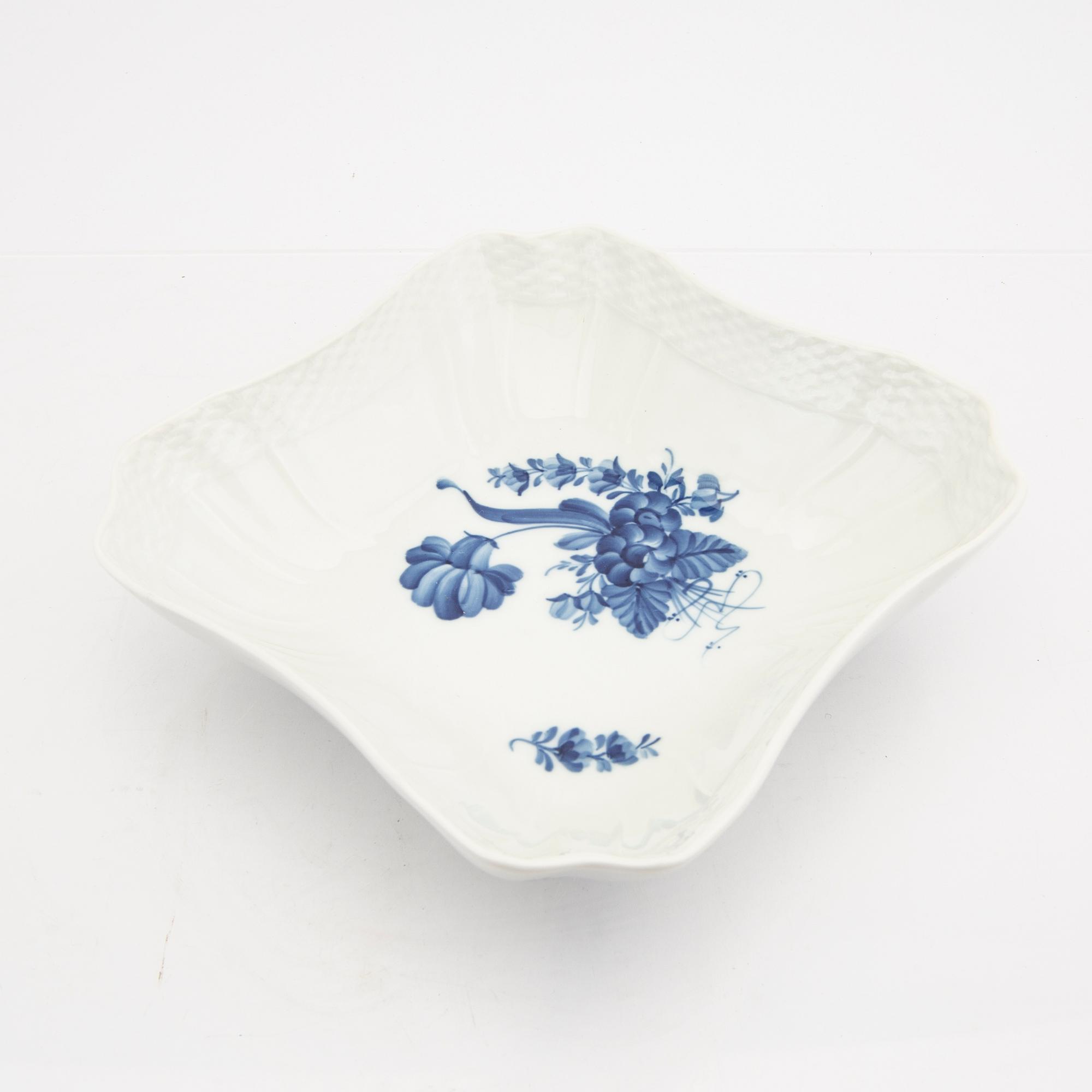 Service 68 dlr "Blå Blomst" Royal Copenhagen Denmark porcelain 1967-1991.