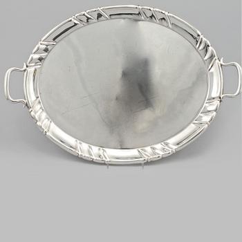 BRICKA, silver, Österrike, 1900-tal. Vikt 1 340 gram.
