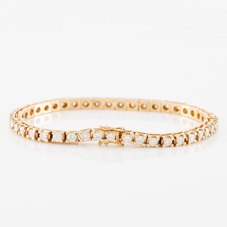 Tennis bracelet, 18K gold and brilliant-cut diamonds, a total of 4.56 ct according to the engraving.