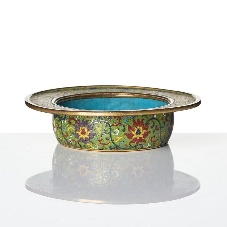 Kärl, cloisonne. Sen Mingdynasti.