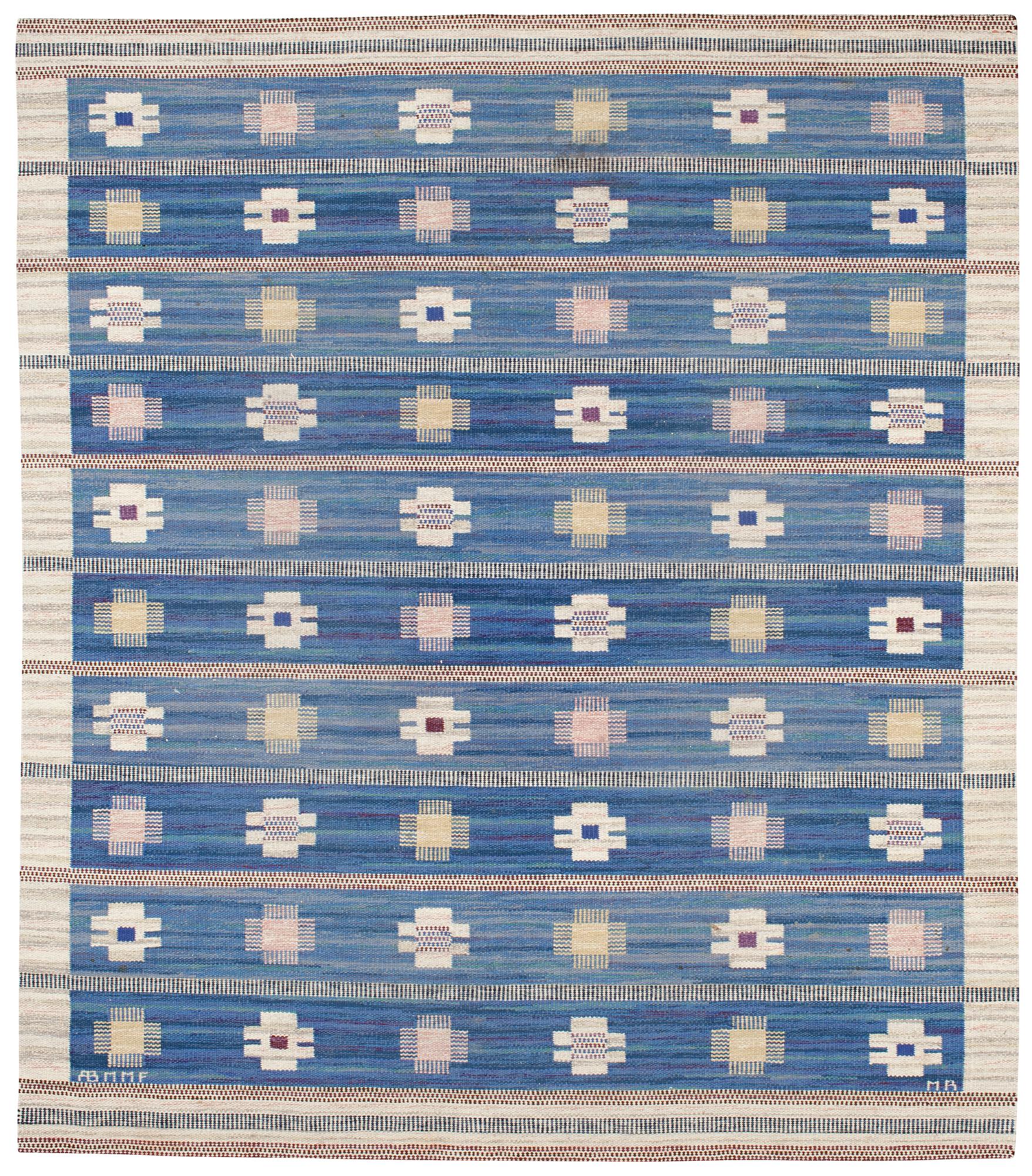 MATTA. "Blåklint". Rölakan. 254,5 x 221 cm. Signerad AB MMF MR (AB Märta Måås-Fjetterström, Marianne Richter).