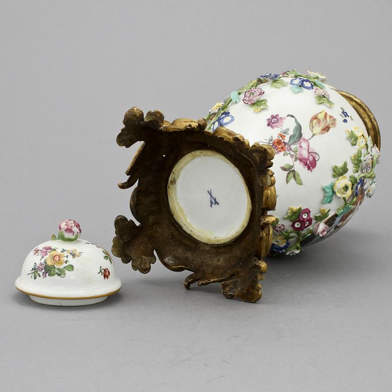 LOCKURNA, porslin, Meissen, 1900-tal.