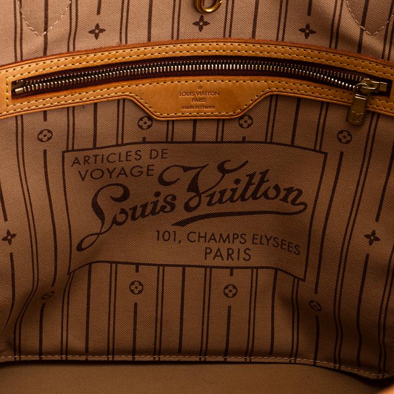 Louis Vuitton, A 'Neverfull MM' Monogram Bag.