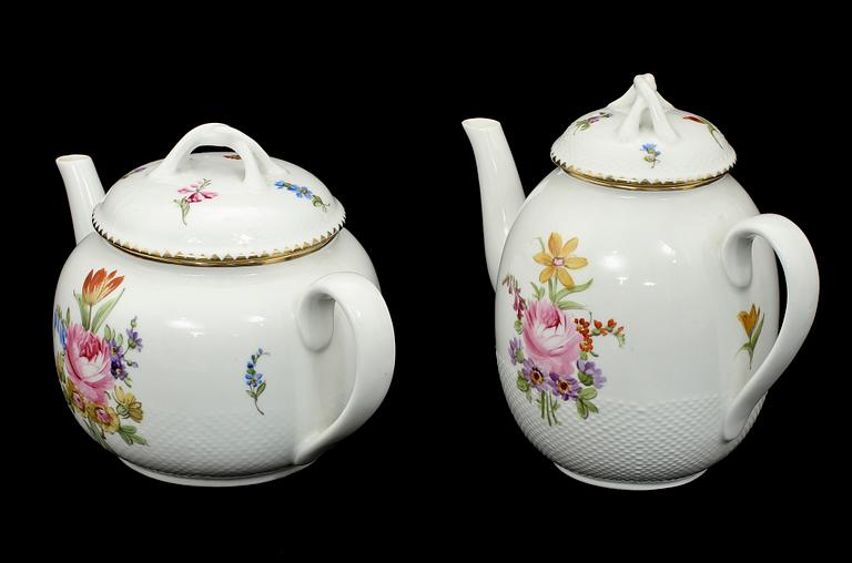MAT- OCH KAFFESERVISDELAR, 124 st, porslin, Gustavsberg, 1900-talets första hälft.