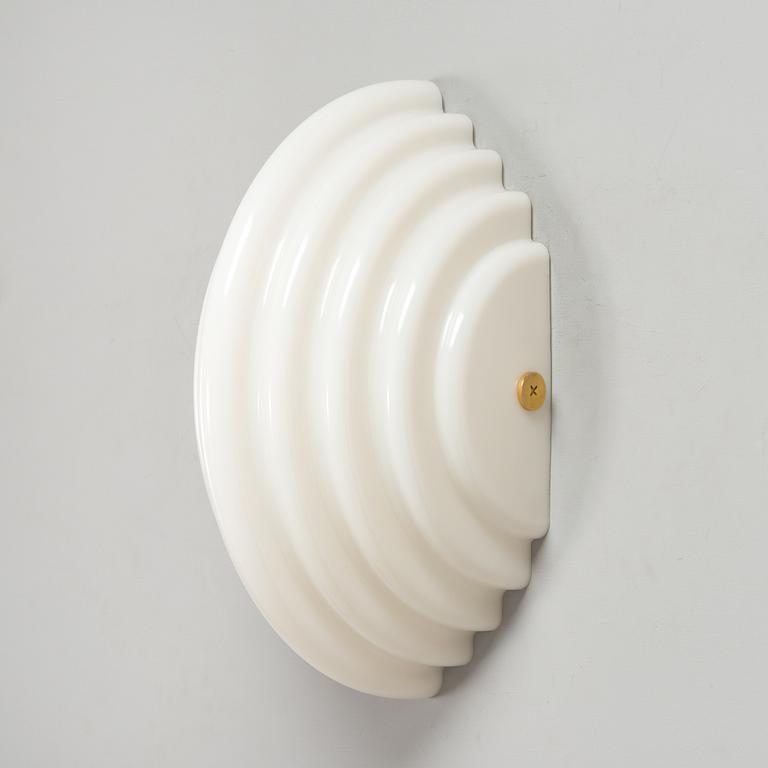 Kazuhide Takahama, seinävalaisin, "Kumo 2", Sirrah, 1970-luku.