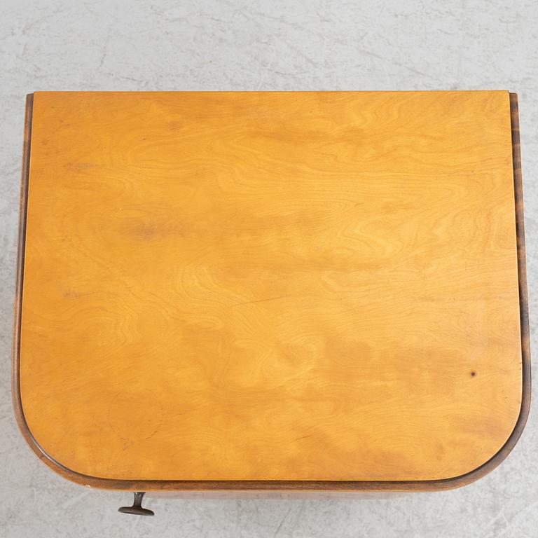 A pair of bedside tables, firsta half of the 20th century.