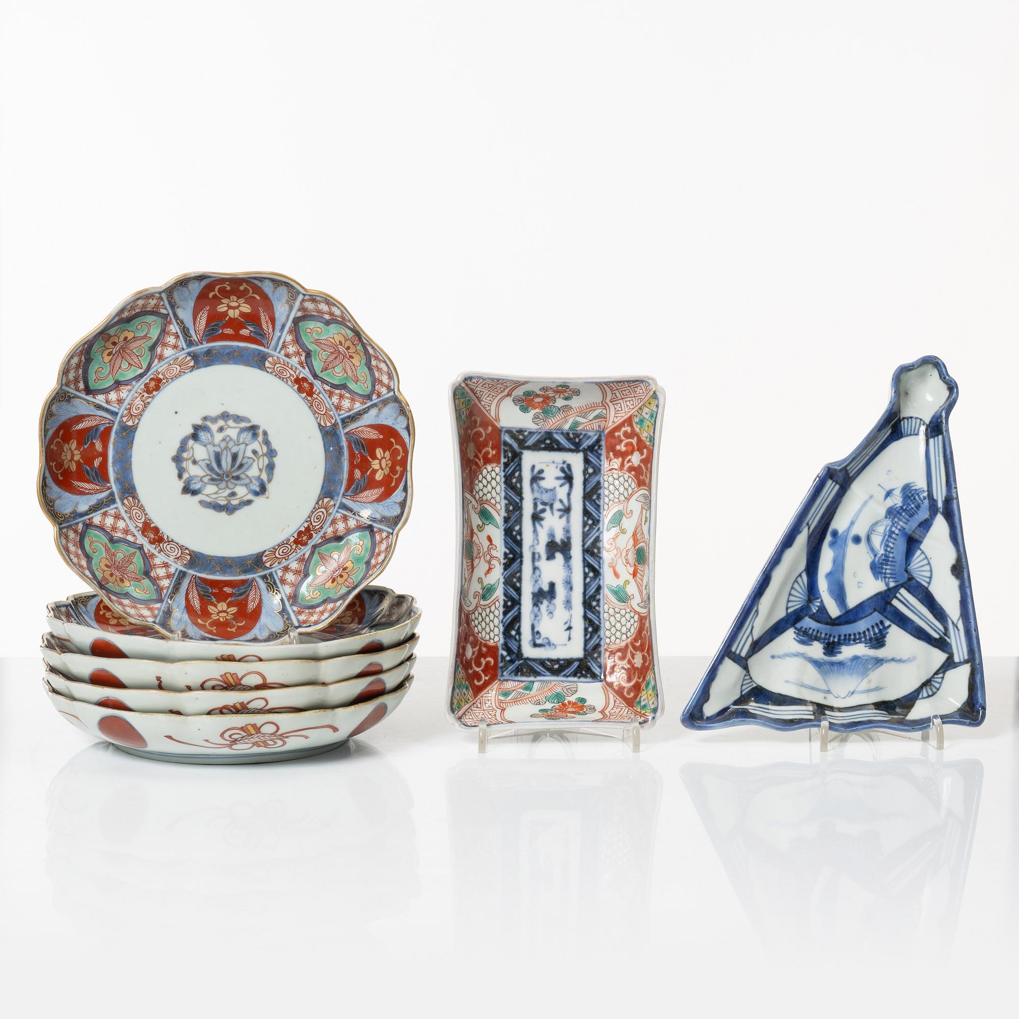 Fat, nio stycken, porslin, Japan, Meiji (1868-1912).