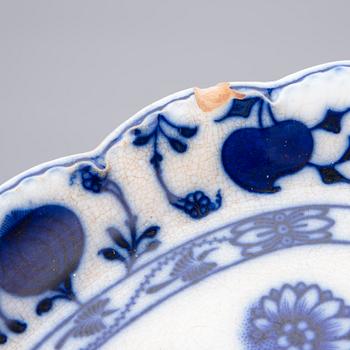 MATSERVISDELAR, 45 delar, flintgods, Flow blue, "Holland" och "Normandy" Johnson Bros, England. 1900-talets början.