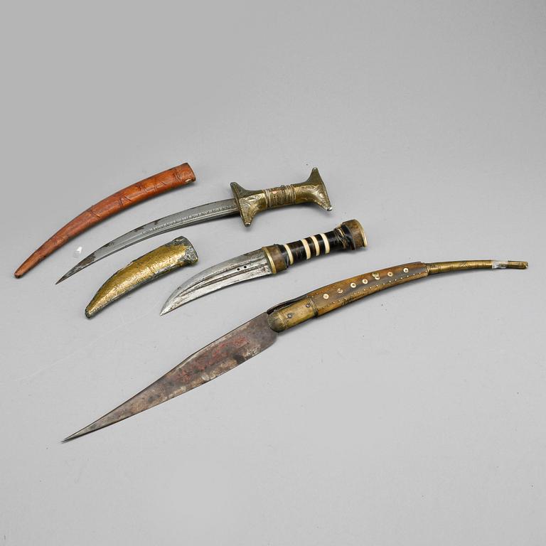 BLANKVAPEN, 3 st, orientaliska, 1900-tal.