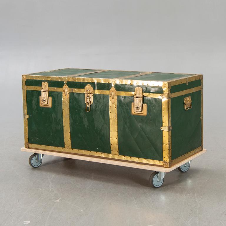 An Italian mid 1900s trunk.