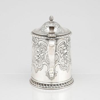 A Scottish silver jar, Edingburgh 1773, unidentified maker's mark.