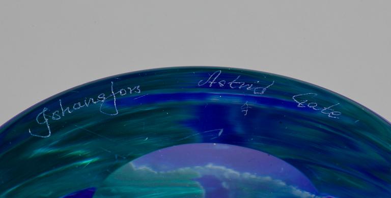 VAS, glas, "Silverlönn", Astrid Gate, Johansfors, signerad och numrerad 32/50.