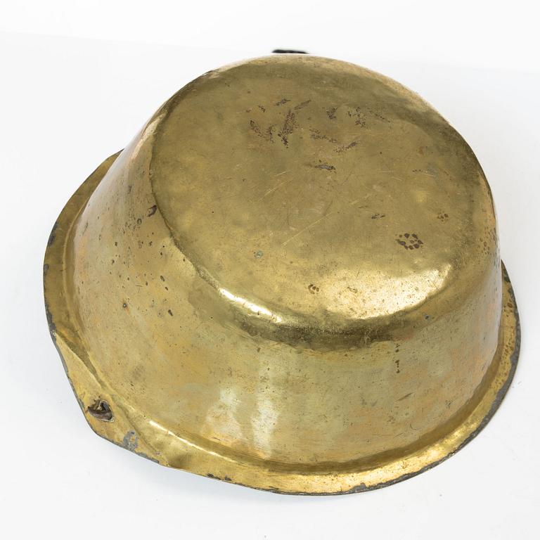 A Swedish brass kettle, 18th century.