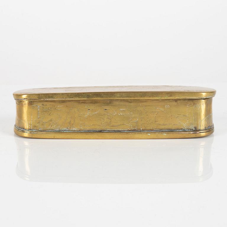 A dutch engraved brass snuffbox, 18th century.