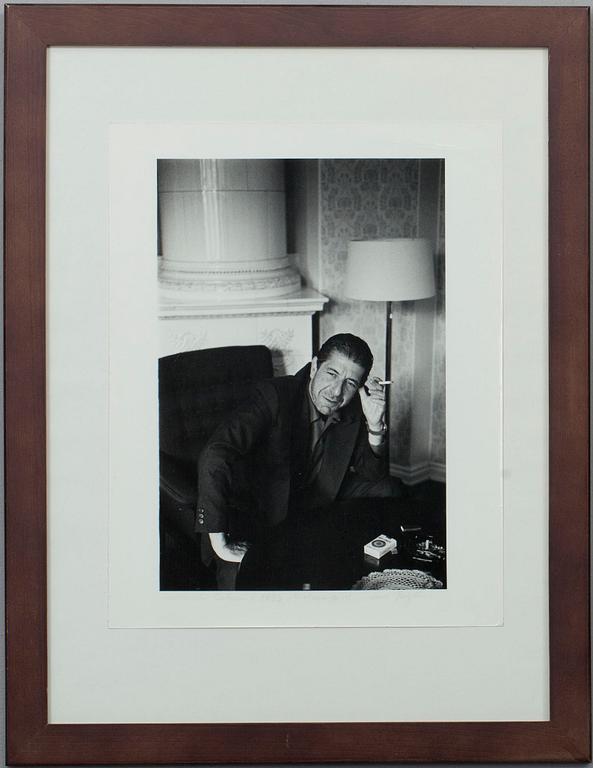 SARI POIJÄRVI, fotografi, vintageprint, Leonard Cohen, signerad och daterad 1985.
