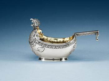 830. A Russian silver kovsh, makers mark of Pjotr Loskutov, Moscow 1896-1908.