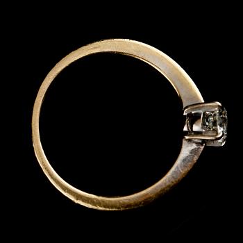 RING, 18k vitguld och rödguld med briljantslipad diamant ca 0.4 ct, 2000-tal. Vikt 4 g.