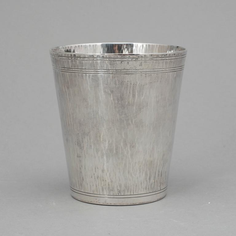 BÄGARE, silver, CG Hallberg, Stockholm, 1949. Vikt ca 235g.