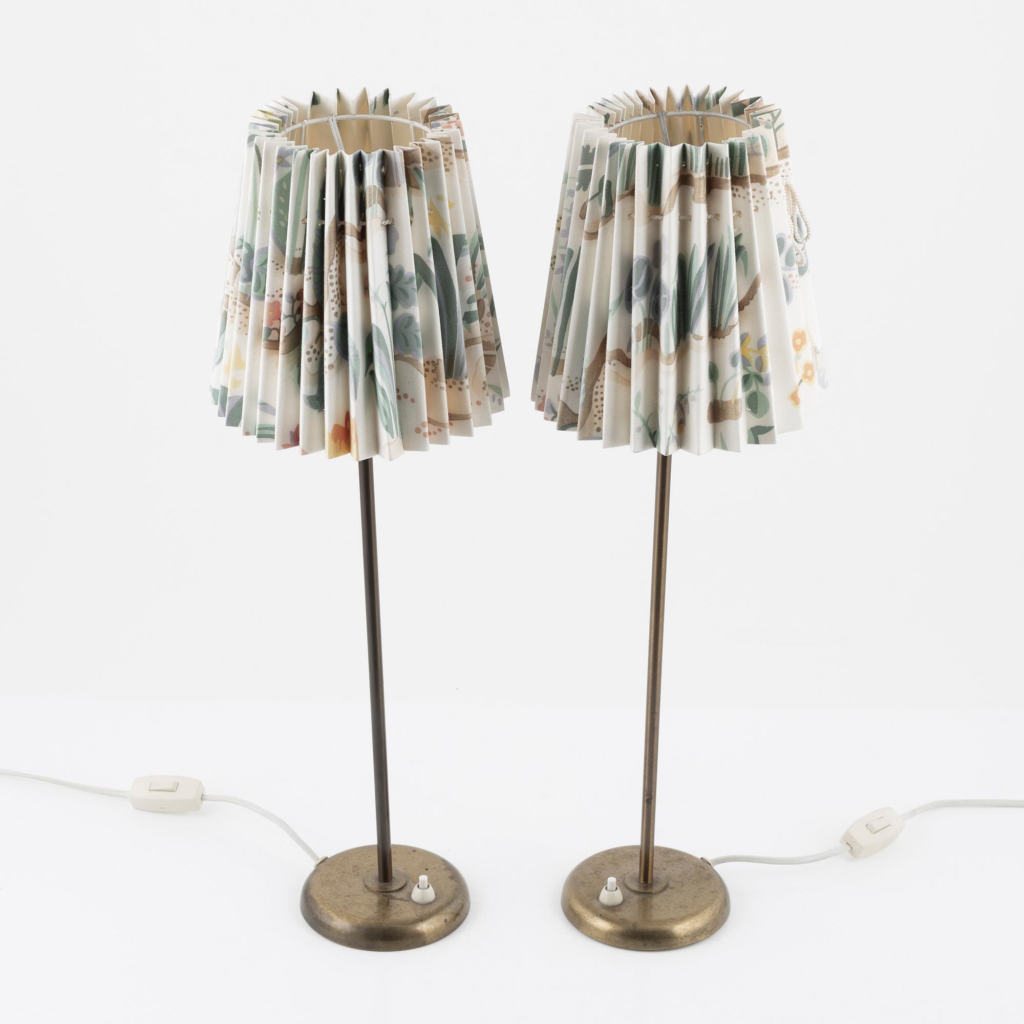 Harald Notini, bordslampor, ett par, modell "15288", Arvid  Böhlmarks Lampfabrik, 1900-talet mitt.