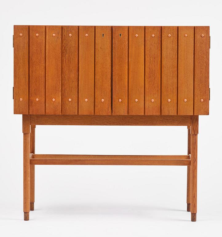 Scandinavian Modern, a rare bar cabinet model 166, Eidsfjord Møbelfabrikk, Norway, 1950s.