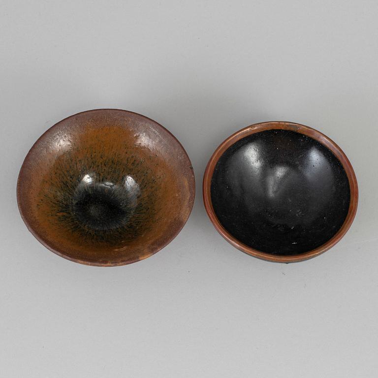 Two glazed ceramic bowls, Song dynasty.