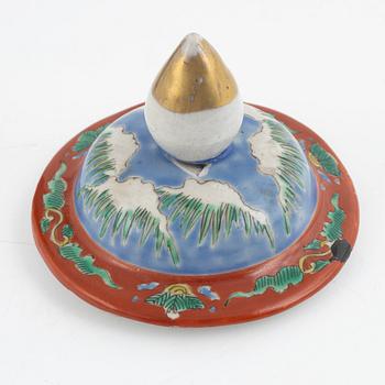 A porcelain lidded urn, Japan, 20th century.