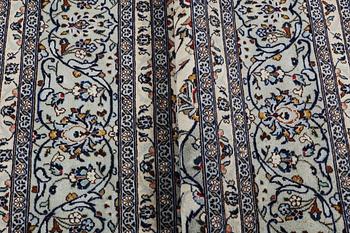 A carpet, Kashan, ca 355 x 247 cm.