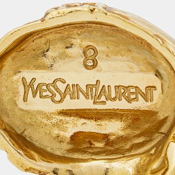Yves Saint Laurent, ring.