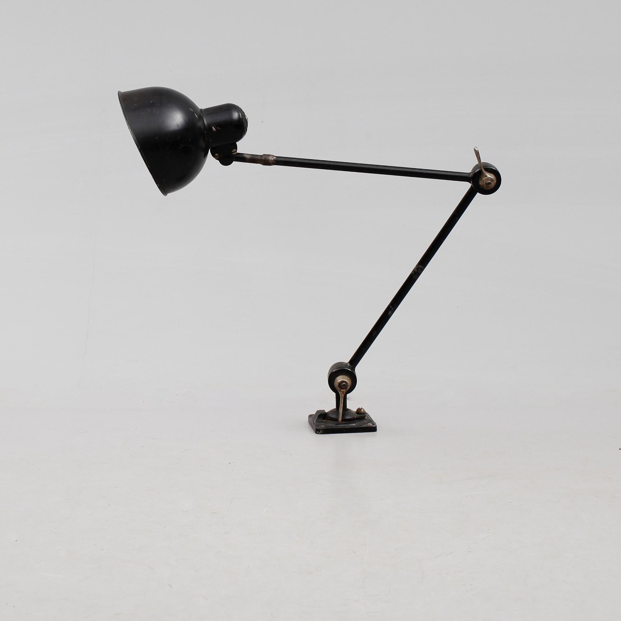 INDUSTRILAMPA, Kaiser-idell, 1900-talets första hälft.