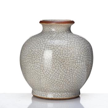 A ge glazed globular vase, Qing dynasty, possibly 18th Century.