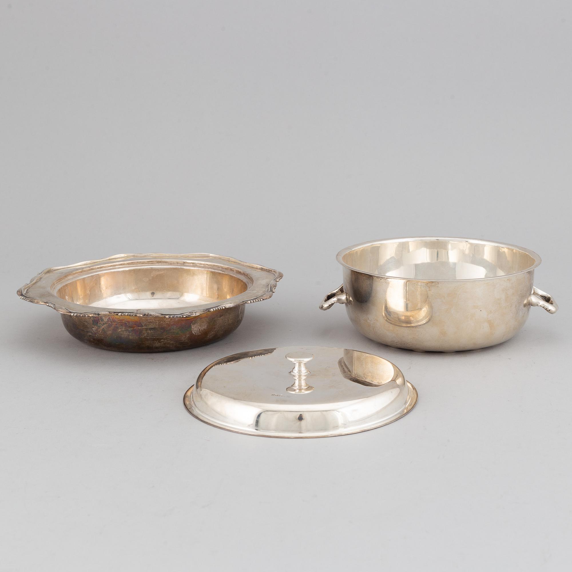 Richard Woodman Burbridge / Harrods Ltd, a silver bowl, dish and lid, Sheffield 1939.