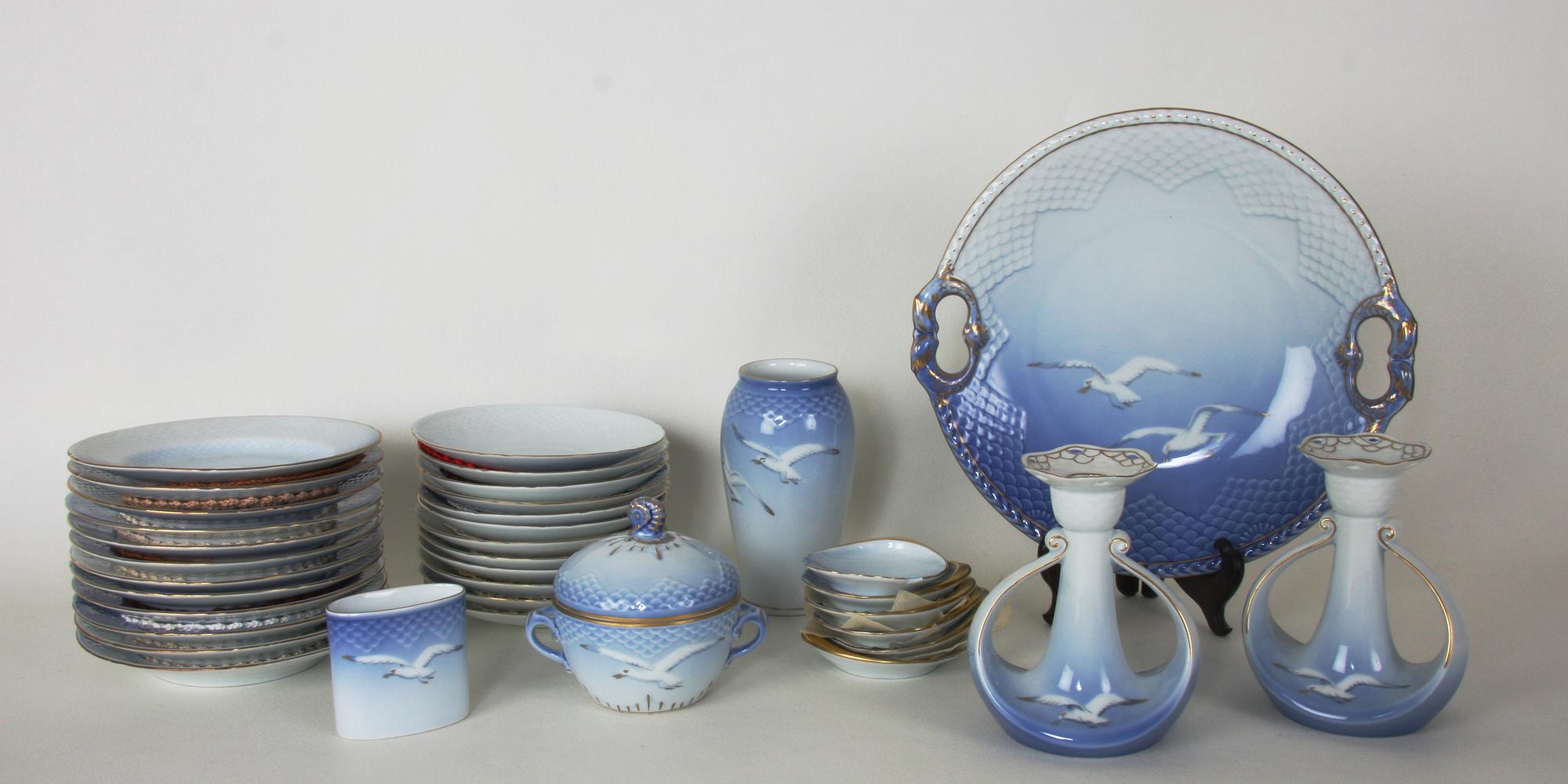 KAFFESERVIS, 36 delar, porslin, "Måsen", Bing & Gröndahl.