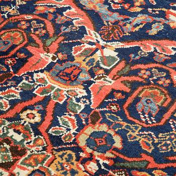 A carpet, Antique/semi-antique Mahal, ca  340 x 130-138 cm.
