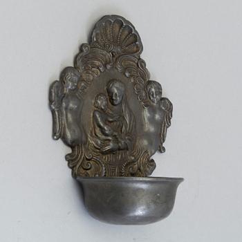 A PEWTER HOLY WATER BOWL, 18th/19th century.