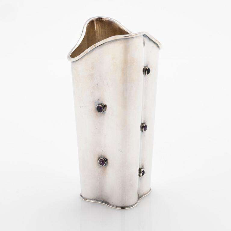 Tage Göthlin, vase, silver with amethysts, Tesi, Gothenburg, 1961.