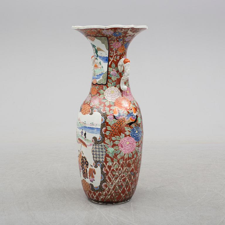 A massive Japanese 20th century imari porcelain vase.