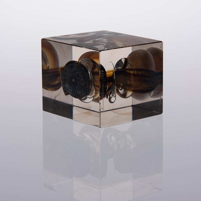 VUOSIKUUTIO, lasia, signeerattu Oiva Toikka Nuutajärvi 1977, numrerad 55/2000.