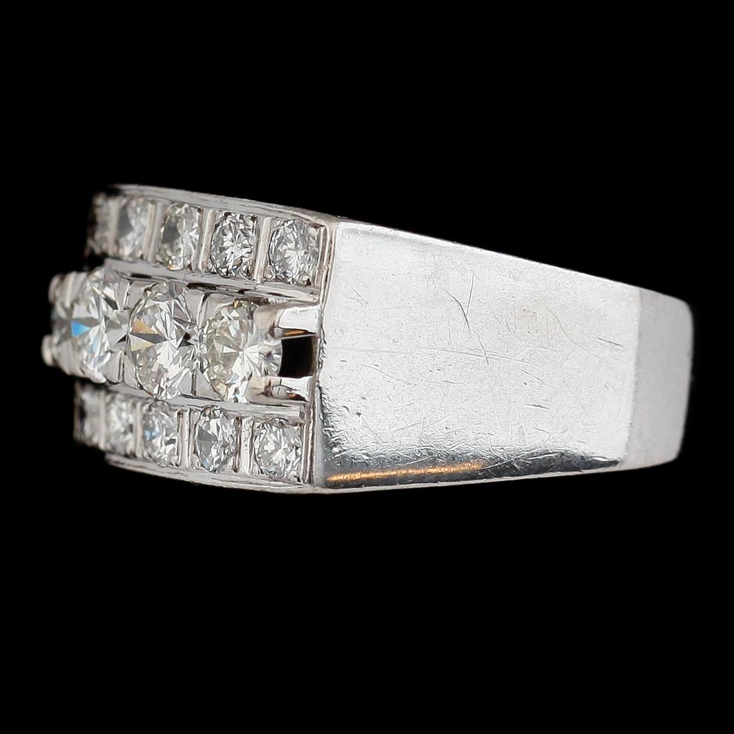 RING, 14 k vitguld, briljantslipade diamanter tot ca 1.60 ct, BLG Stockholm. Vikt ca 9,5 g.