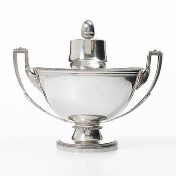 A Swiss silver tureen with lid, mark of Bossard & Sohn, 20th Century.