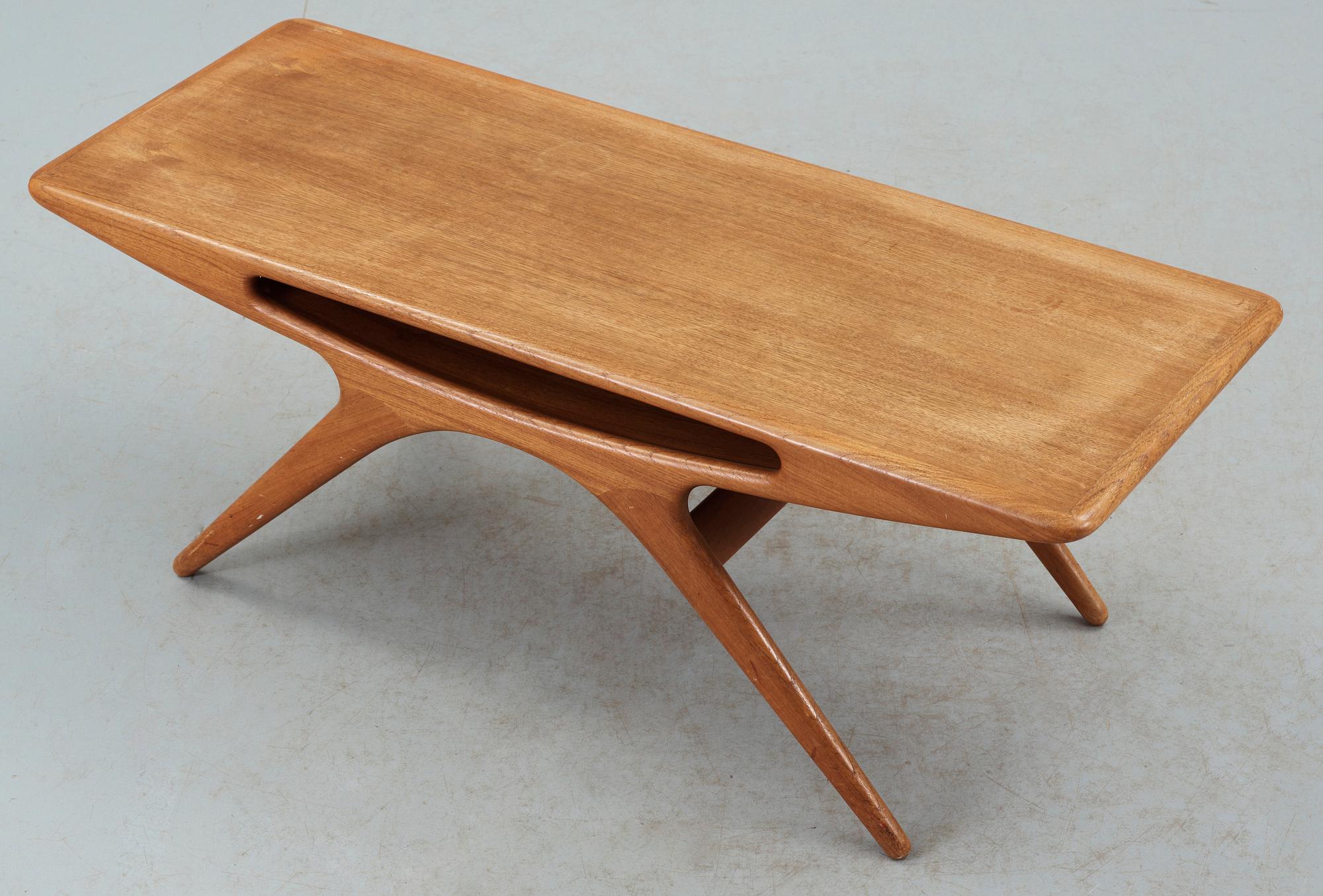 SOFFBORD, Johannes Andersen, för CFC Silkeborg, Danmark. 1950-tal.