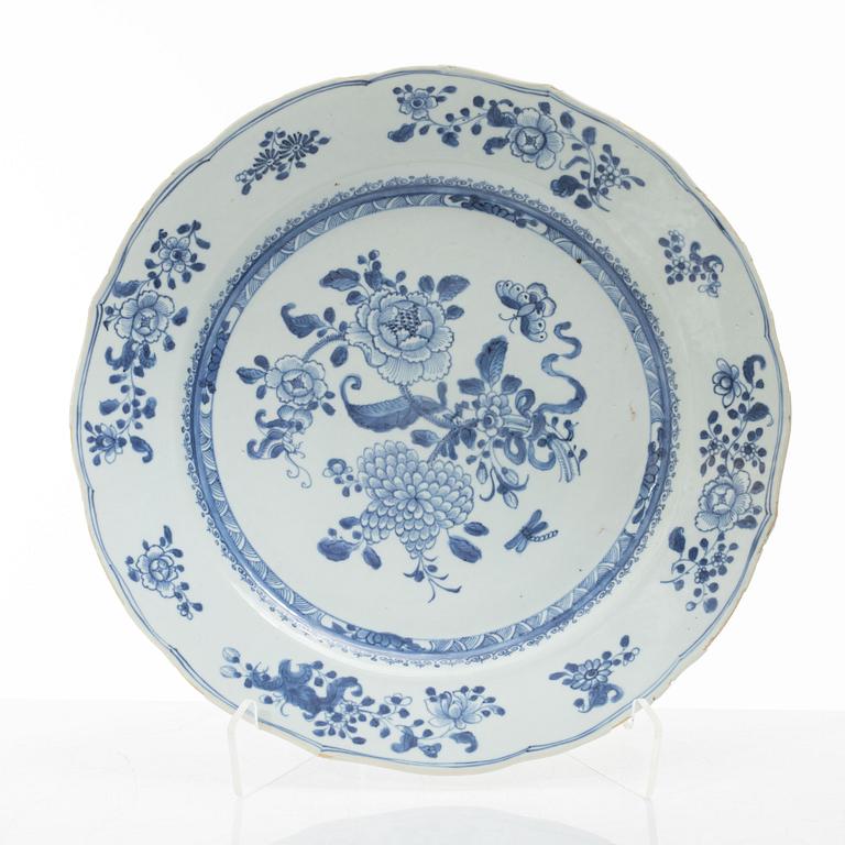 Two Chinese blue and white export porcelain dishes, Qing dynasty, Qianlong (1736-95).